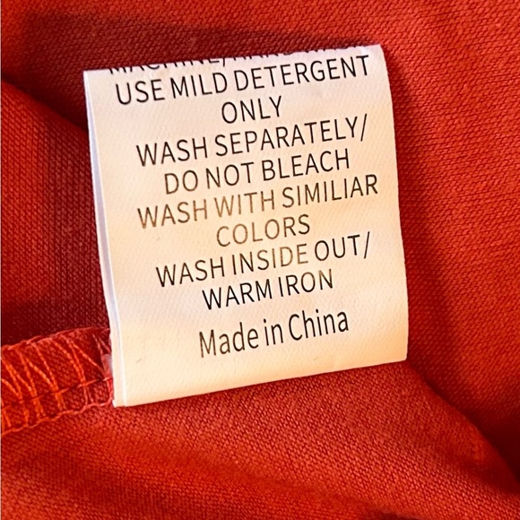 “It’s just a Bunch of Hocus Pocus” Women’s Burnt Orange Size XL Graphic T-Shirt. - Picture 6 of 8